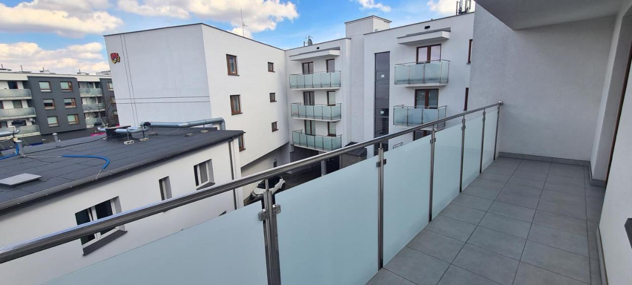 61 - Apartamenty Siedlce - Nowy Apartament W Centrum Przy Ul 3 Maja 51A Экстерьер фото